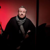 Tony Mortimer's 90s Christmas performing live at Fox and Firkin, London